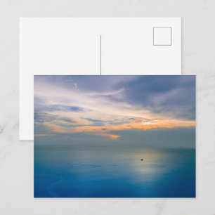 Tarjeta Postal de Apartamento Moderno con Vista al