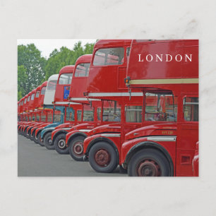 Tarjeta postal de autobuses rojos de Londres en fi