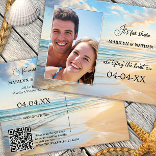 Tarjeta postal de aviso de boda con foto de playa
