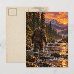 Tarjeta postal de Bigfoot del río al anochecer