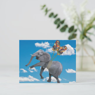 Tarjeta postal de elefante y mariposa aligerar