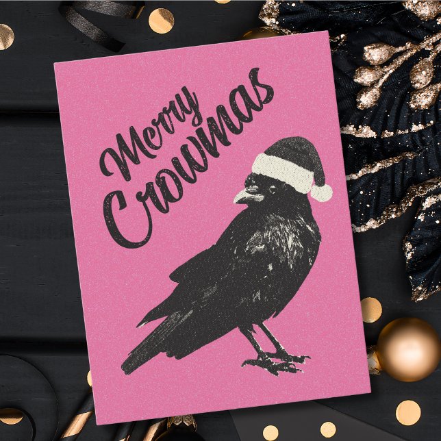 Tarjeta postal de feriado para Navidades rosados d (A funny crow with a Santa hat makes this pink Merry Crowmas  Christmas postcard whimsical and unique)