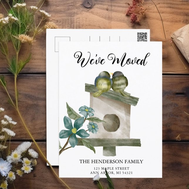 Tarjeta postal de Invitación de mudanzas de nueva  (Birdhouse with love birds we've moved moving cards.)