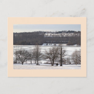 Tarjeta postal de lago congelado con paisaje