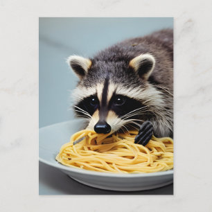 Tarjeta postal de mapache comiendo espaguetis