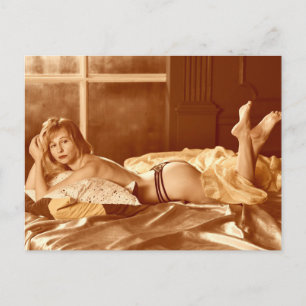 tarjeta postal de modelo de lencería