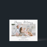 Tarjeta postal de Navidades de fotos de vacaciones<br><div class="desc">Modern Happy Holidays Photo Navidades Postcard Navidades modernos saludando la postal con una imagen moderna de encabezado de caligrafía, foto simple y texto negro. En la parte de atrás aparece un saludo de Navidades más largo. Esta moderna tarjeta postal para Navidades de fotografía es una manera dulce de enviar el...</div>