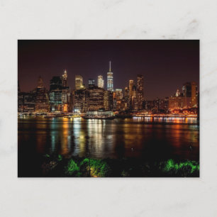TARJETA POSTAL DE NOCHE DEL HORIZONTE DE LA CIUDAD