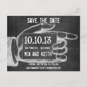 Tarjeta postal de pizarra con dedo señalando vinta