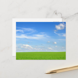 Tarjeta postal de pradera del cielo sereno