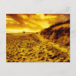Tarjeta postal de puesta de sol en la playa de una
