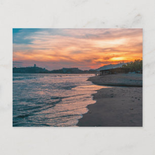 Tarjeta postal de puesta de sol en una hermosa isl