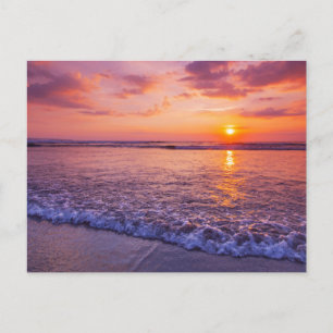 Tarjeta postal de puesta de sol en una hermosa isl
