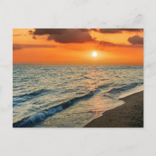 Tarjeta postal de puesta de sol en una isla de pla