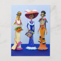 Tarjeta postal de tres Catrinas elegantes