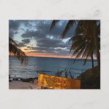 Tarjeta postal del atardecer en Chichi's'n Charlie
