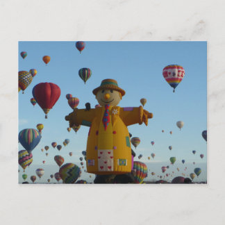 Tarjeta postal del globo aerostático del espantapá