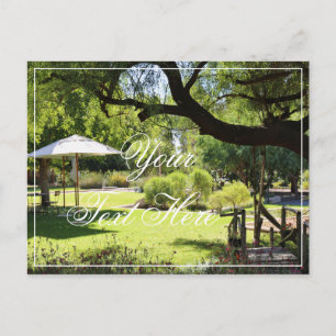 Tarjeta Postal del Jardín del Césped Verde de la V