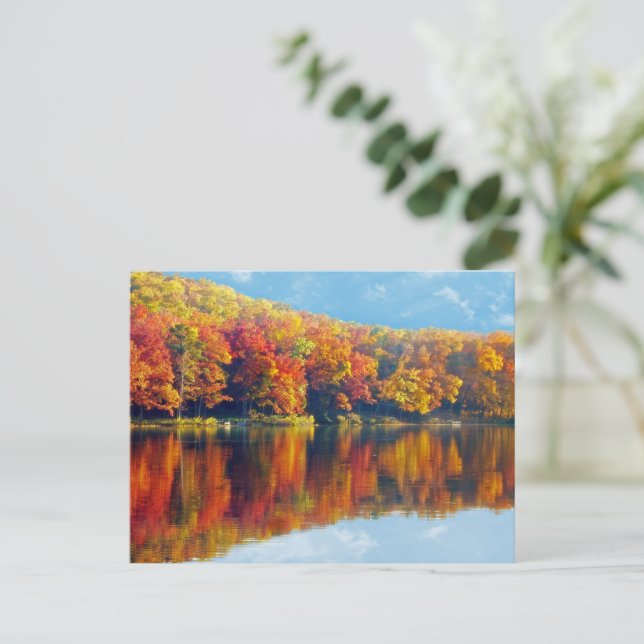 Tarjeta postal del lago de otoño (Anverso de pie)