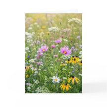 Pradera de flores silvestres de verano de cumpleañ