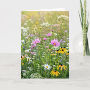 Tarjeta Pradera de flores silvestres de verano de cumpleañ