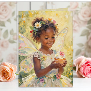 Tarjeta Preciosa niña hada con pastelito de cumpleaños