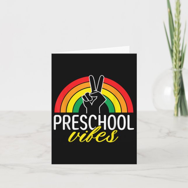 Tarjeta Primer Día De Vibes De Preescolar De Vuelta A La E (Anverso)