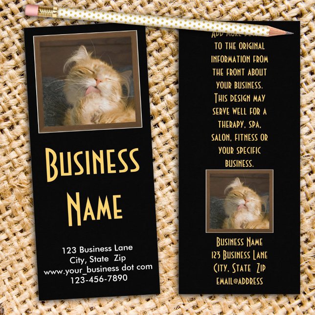 Tarjeta Publicitaria Maine Coon Preening Close Fotografía (Add your text and photo (or keep the cat) for a promotional business rack card. )