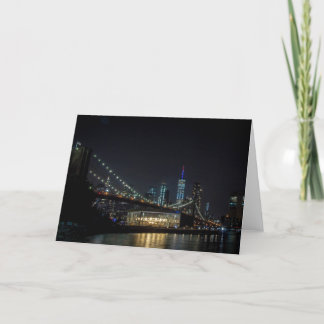 Tarjeta Puente de Brooklyn y torre de la libertad en la