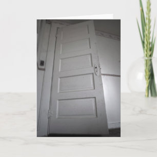 Tarjeta puerta espeluznante