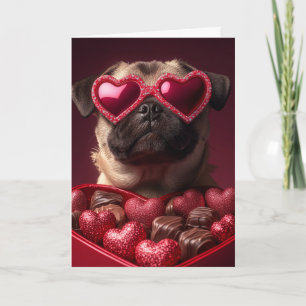 Tarjeta Pug juguetón en la caja de San Valentín con forma 
