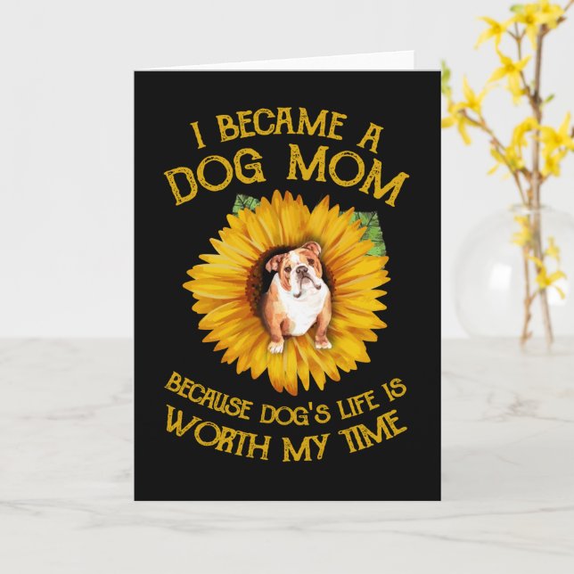 Tarjeta Pulldog dentro de girasol Un regalo para la vida d (flor amarilla)