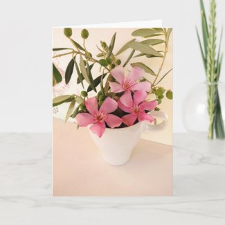 Tarjeta Ramas de olivo y flores en taza de color blanco