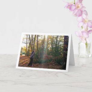 Tarjeta Retrato de niña en el bosque