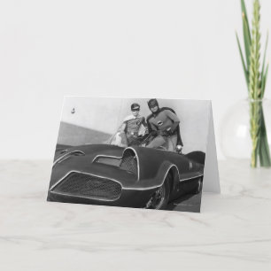 Tarjeta Robin y Batman Standing en Batmobile