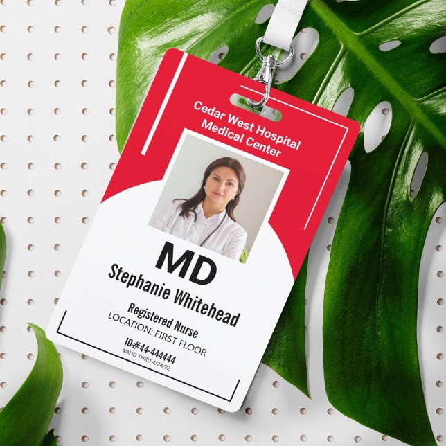 Tarjeta roja de foto de empleado médico personaliz (Simple Medical ID Badge for a registered nurse or doctor that is easy to change and personalized.)