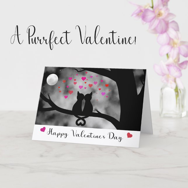 Tarjeta Romantic Cats Under Moon Valentine Card            (Valentine card with an illustration of cats kissing under the moon, and hearts floating in the air.)