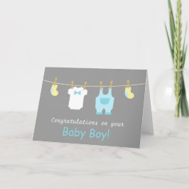 Tarjeta Ropa elegante y linda del bebé