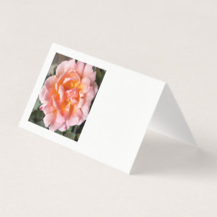 Tarjeta rosa en otoño
