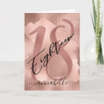 Tarjeta Rosa Relieve metalizado Faux Gold 18th Birthday<br><div class="desc">Moda, tarjeta de 18 años de moda. El diseño presenta un fondo brillante de color dorado rosa y un trazo de pincel en color oro rosa más brillante, número 18 y escritura tipográfica dieciocho con letras negras en negrita. Personaliza tu mensaje en el interior y el nombre en la parte...</div>