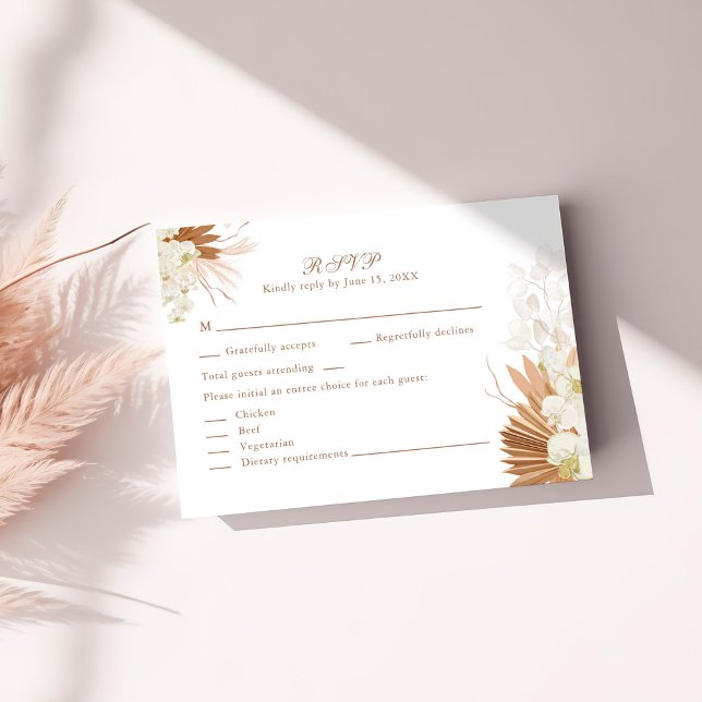 Tarjeta RSVP Boho Terracotta Pampas Grasa Orquídea (Boho Terracotta Pampas Grass Orchid RSVP Card a sunny table)