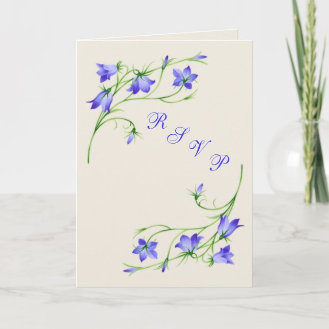 Tarjeta RSVP casada con flores azules. (Anverso)