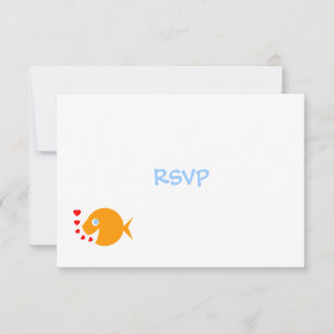 Tarjeta RSVP de Boda Cute Goldfish & Hearts Beach