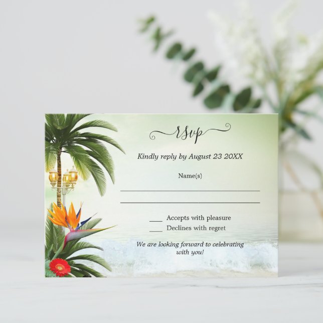 Tarjeta RSVP de Boda de destino de playa tropical (Anverso de pie)