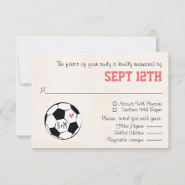 Tarjeta RSVP de Boda de Fútbol Monograma con Coraz