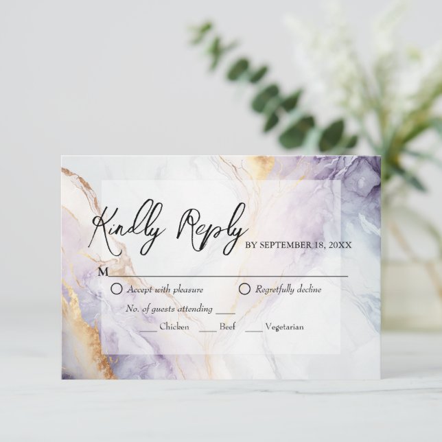 Tarjeta RSVP De Boda De Mármol Púrpura Y Oro (Anverso de pie)