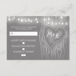 Tarjeta RSVP de boda elegante en árbol festivo