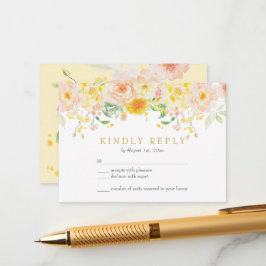 Tarjeta RSVP de boda floral amarilla con mantequil