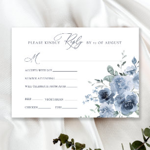 Tarjeta RSVP de boda floral azul y blanca