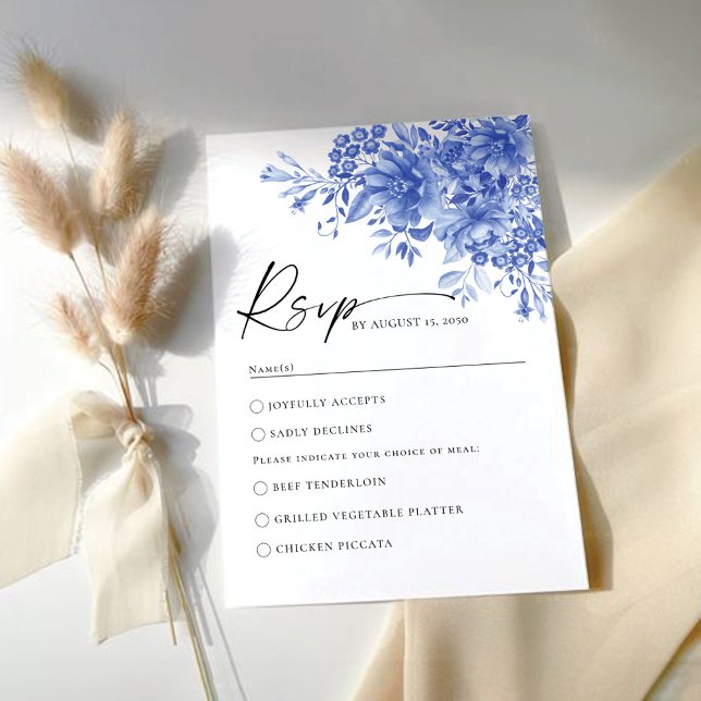 Tarjeta RSVP de boda floral de porcelana azul (Subido por el creador)